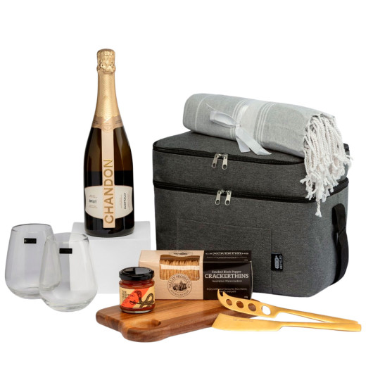 Main Brut Chandon Hampers